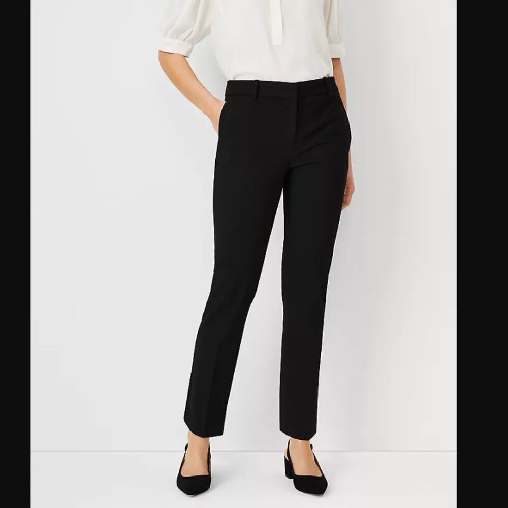 Ann Taylor Signature Slacks in Black- Petite 0